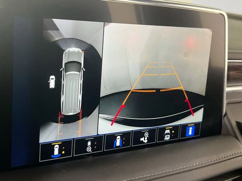 Used 2022 Chevrolet Tahoe LT w/ Luxury Package image 14