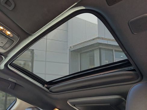 Used 2023 Toyota Sienna Platinum image 15