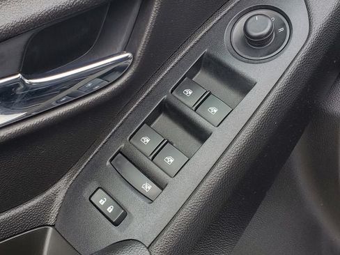 Used 2018 Chevrolet Trax LT FWD image 8