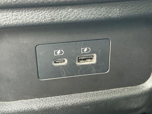 Used 2025 Nissan Pathfinder SV FWD image 20