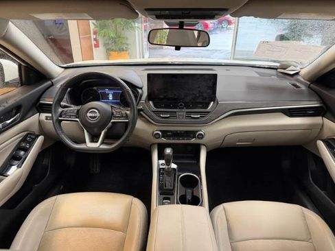 Used 2023 Nissan Altima 2.5 SL FWD image 12