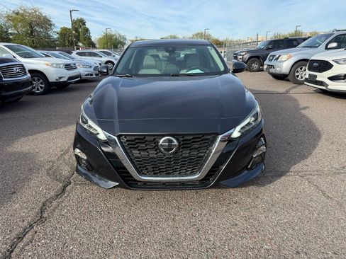 Certified 2019 Nissan Altima 2.5 SV image 2