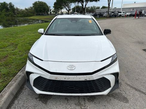Used 2025 Toyota Camry SE w/ Multimedia Upgrade Package FWD image 9