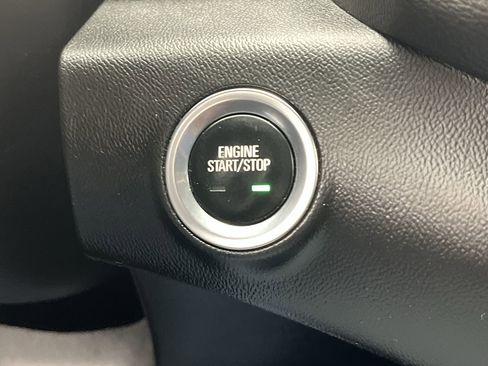 Certified 2023 GMC Terrain SLT image 20