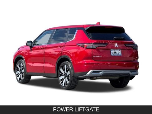 Used 2025 Mitsubishi Outlander SE FWD image 8