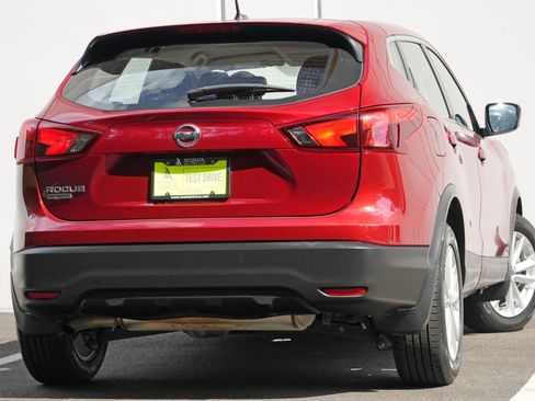 Used 2019 Nissan Rogue Sport S w/ Appearance Package FWD image 4