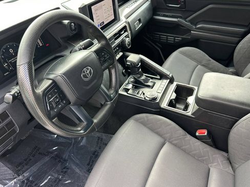 Used 2024 Toyota Tacoma SR5 AWD/4WD image 10