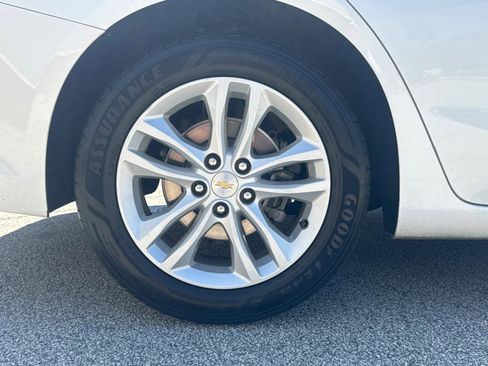 Used 2016 Chevrolet Malibu LT image 11