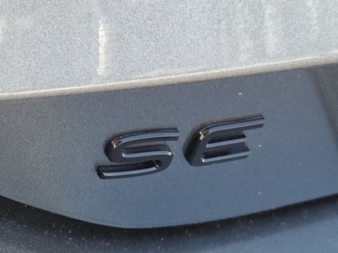 New 2026 Volkswagen Tiguan SE R-Line FWD image 14