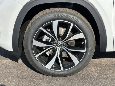 New 2026 Volkswagen Atlas SEL Premium R-Line AWD/4WD image 6