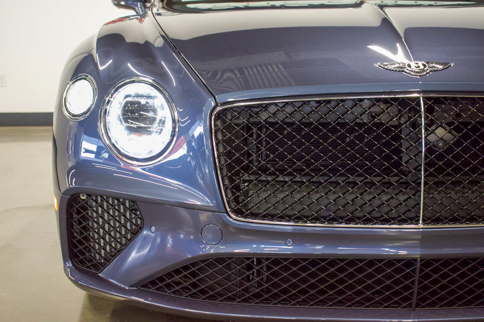 Used 2024 Bentley Continental GT V8 AWD/4WD image 14