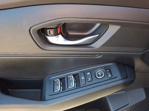 Used 2025 Honda Accord LX image 13