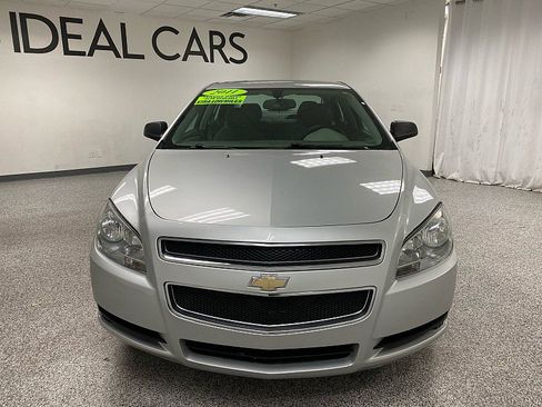 Used 2011 Chevrolet Malibu LS image 2