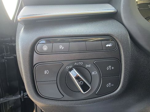 Used 2019 INFINITI QX50 Essential w/ Premium Heat Package image 12