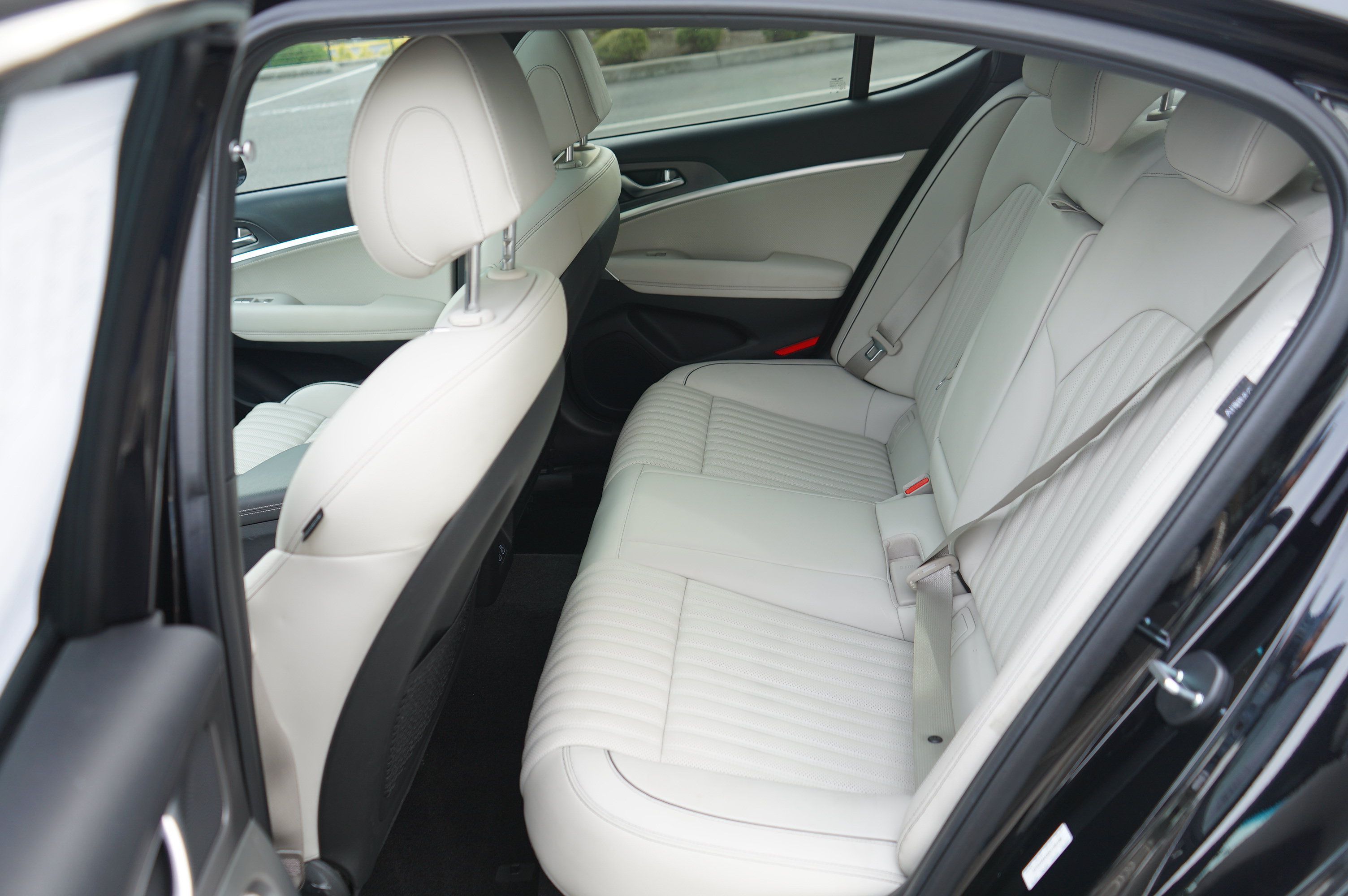 Used 2025 Genesis G70 2.5T w/ Sport Prestige Package RWD image 22