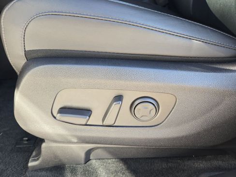 Certified 2025 Kia Carnival SX w/ SX Dark Edition Package image 15