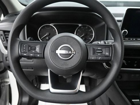 Used 2024 Nissan Rogue S image 30