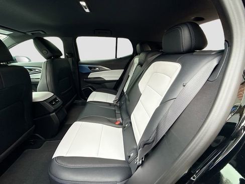 New 2026 Chevrolet Equinox EV LT image 25