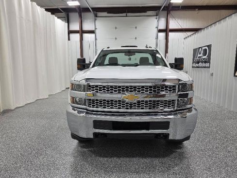 Used 2019 Chevrolet Silverado 3500 W/T w/ WT Convenience Package RWD image 3