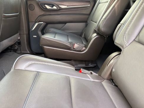 Used 2023 GMC Yukon XL Denali AWD/4WD image 25