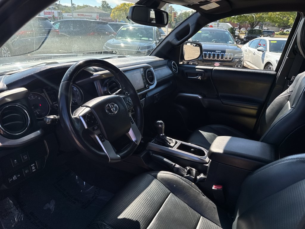 Used 2021 Toyota Tacoma Limited w/ Nightshade Package AWD/4WD image 13