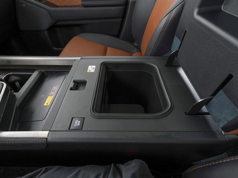 Used 2025 Lexus GX 550 w/ Accessory Package (Z1) image 34