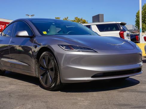 Used 2024 Tesla Model 3 Standard Range RWD image 6