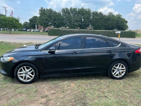 Used 2013 Ford Fusion SE image 4