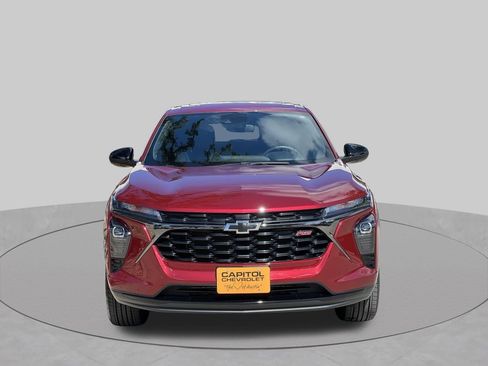 Used 2025 Chevrolet Trax RS w/ Sunroof Package FWD image 9