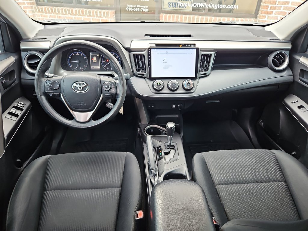 Used 2017 Toyota RAV4 LE FWD image 8