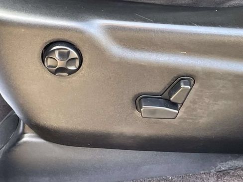 Used 2017 Jeep Grand Cherokee Laredo AWD/4WD image 16