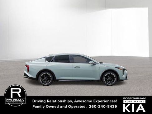 New 2025 Kia K4 GT-Line image 9