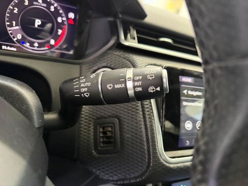 Used 2020 Land Rover Range Rover Velar R-Dynamic S AWD/4WD image 34