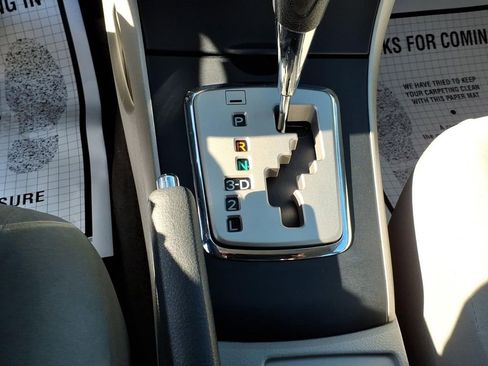 Used 2010 Toyota Corolla LE image 19