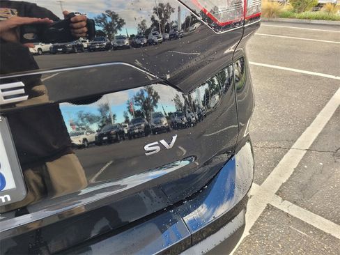 Used 2024 Nissan Rogue SV image 6