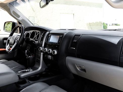 Used 2017 Toyota Sequoia Platinum AWD/4WD image 14
