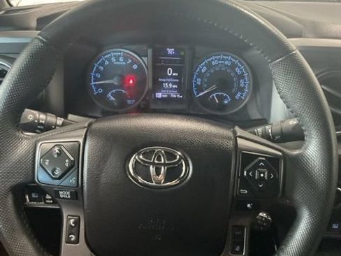 Used 2022 Toyota Tacoma TRD Off-Road w/ Technology Package AWD/4WD image 22