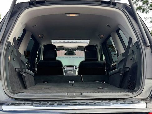 Used 2015 Mercedes-Benz GL 550 4MATIC image 12