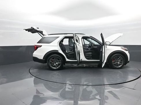 New 2026 Ford Explorer ST w/ Sun And Sound Package image 38