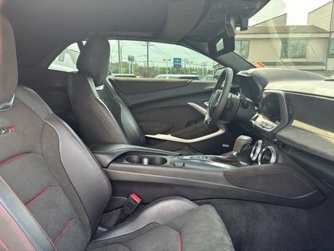 Used 2018 Chevrolet Camaro ZL1 RWD image 10