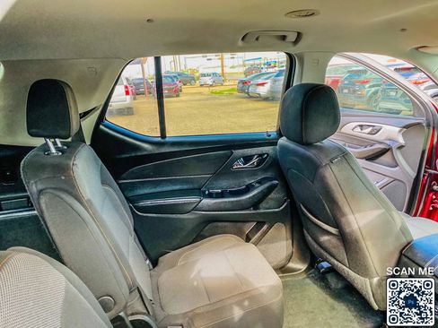 Used 2020 Chevrolet Traverse LT FWD image 31