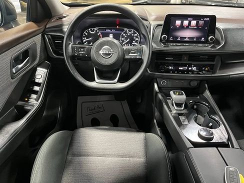 Used 2023 Nissan Rogue SV image 15