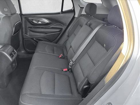 Used 2024 GMC Terrain SLE AWD/4WD image 17