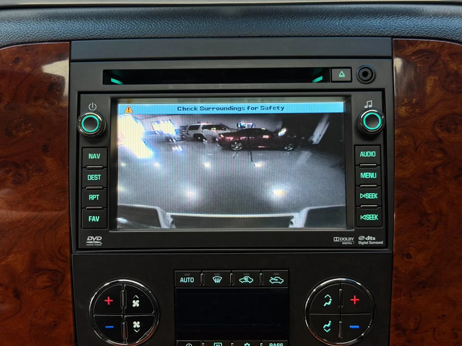 Used 2011 Chevrolet Avalanche LTZ RWD image 36
