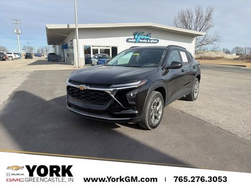 Used 2025 Chevrolet Trax LT w/ LT Convenience Package image 1