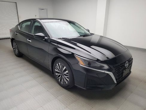 Used 2023 Nissan Altima 2.5 SV FWD image 13