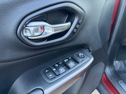 Used 2019 Jeep Cherokee Limited w/ Luxury Group image 17