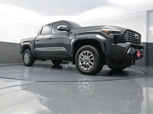 Used 2024 Toyota Tacoma Limited w/ Limited Package (LT) AWD/4WD image 30