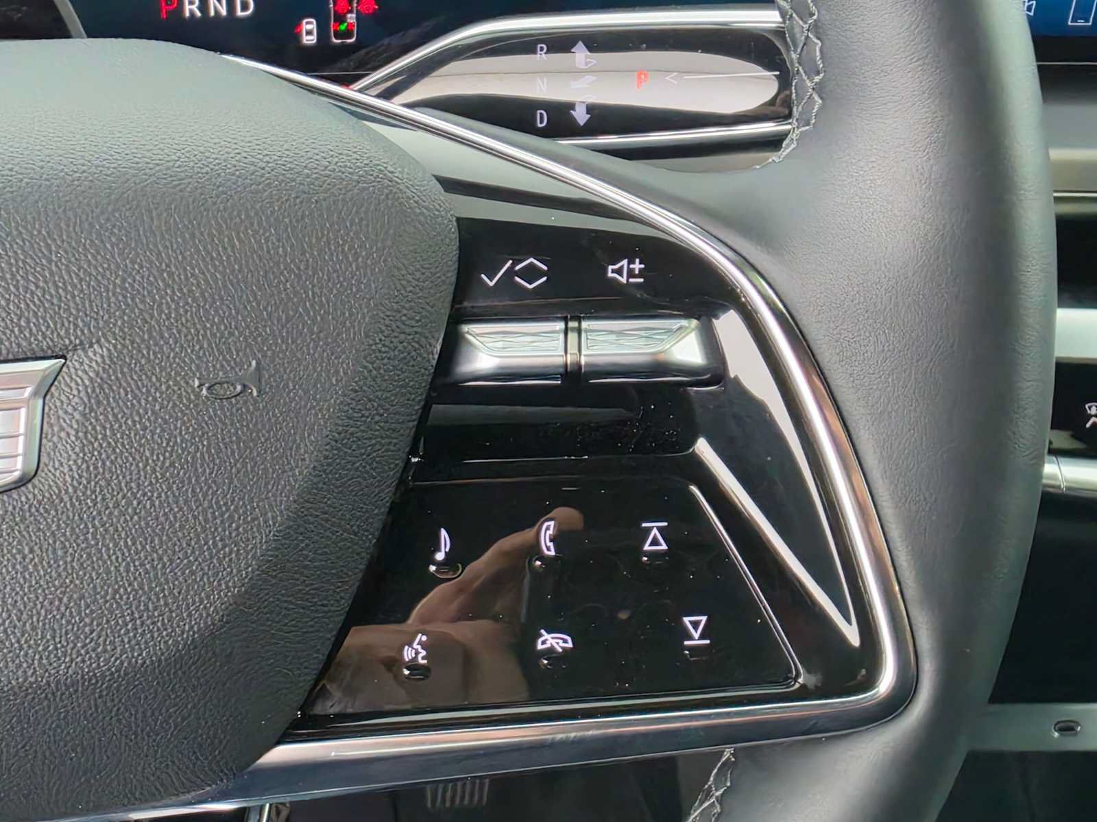 Used 2026 Cadillac Lyriq Luxury w/ LPO, Bronce Accent Package RWD image 28