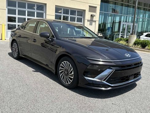 New 2026 Hyundai Sonata Limited FWD image 2